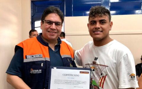 Detran-AM entrega 50 CNHs Social e 30 certificados durante ação do governo