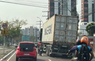 Motoristas ignoram decreto que restringe circulação de veículos pesados em Manaus