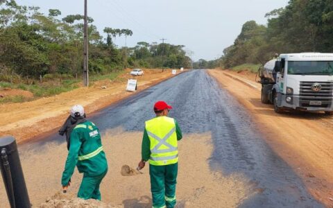 Governo do Amazonas inicia pavimentação da estrada do Gavião, em Carauari