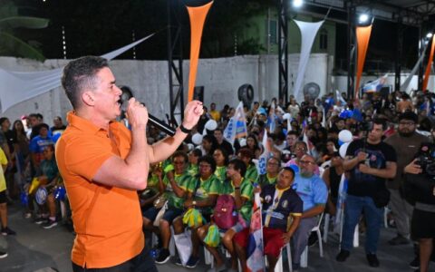 'Manaus quer avançar com trabalho e melhorias para a população', afirma David
