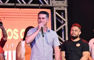 David Almeida destaca fé e compromisso em reunião na zona Centro-Sul de Manaus