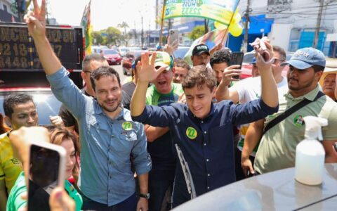 Alberto Neto faz adesivaço com Nikolas Ferreira 'sem público' em Manaus