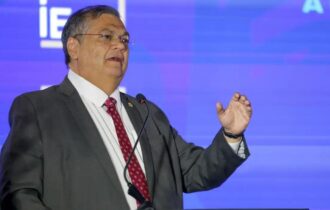 Dino vota no STF por suspensão da rede X e alega soberania nacional