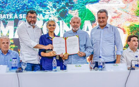 Lula defende cooperação entre governos para pavimentação da BR-319