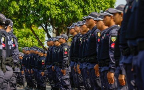 Governo do Amazonas apresenta mil alunos soldados que passam a atuar na Polícia Militar