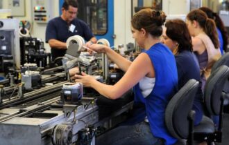 Governo lança plano de igualdade salarial entre mulheres e homens