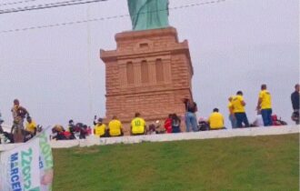 'Motocarreata' de Alberto Neto com Bolsonaro reúne apoiadores na Av. das Torres, em Manaus