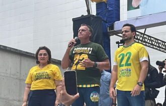 Visita de Bolsonaro e voto útil ajudaram Alberto Neto a chegar ao 2° turno, diz especialista