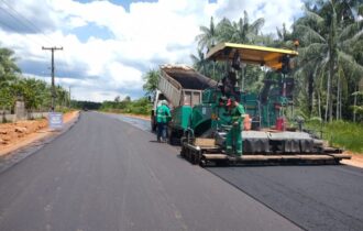 Governo do Amazonas avança na pavimentação da estrada Codajás-Anori