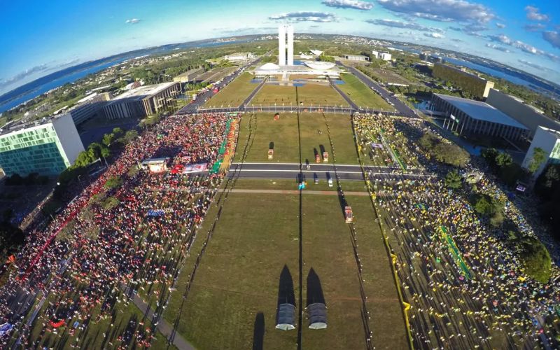 Pesquisa recente mostra que polarização no Brasil diminuiu
