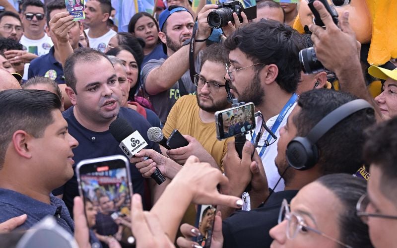‘Vamos trabalhar duro para diminuir o lixo dos igarapés’, diz Roberto Cidade