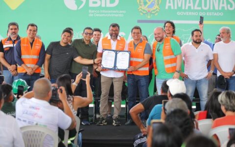 Wilson Lima assina ordem de serviço para início das obras do Prosai Parintins
