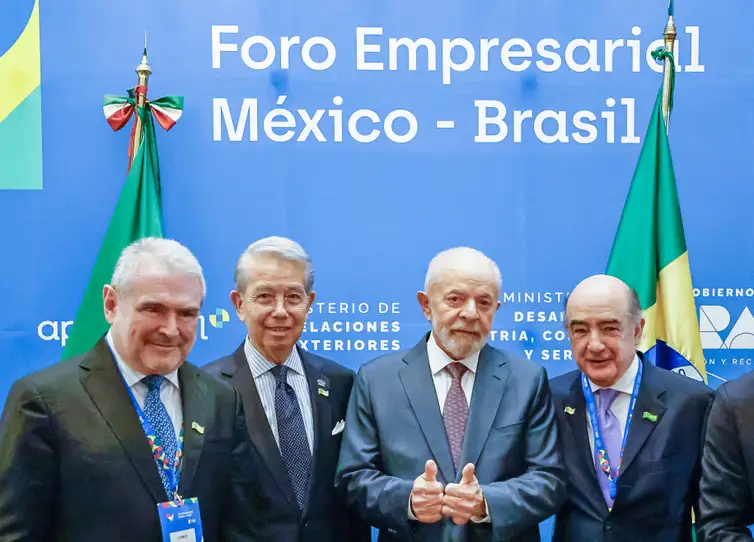lula-defende-revisao-e-novos-a
