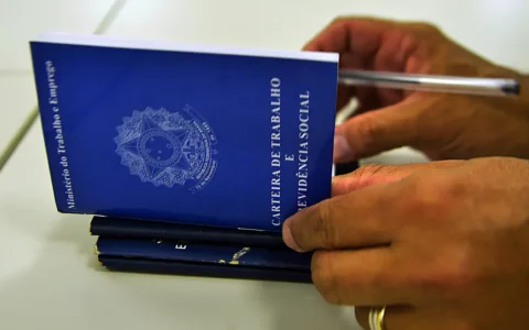Indústria cria menos vagas de trabalho, mas paga salários mais altos
