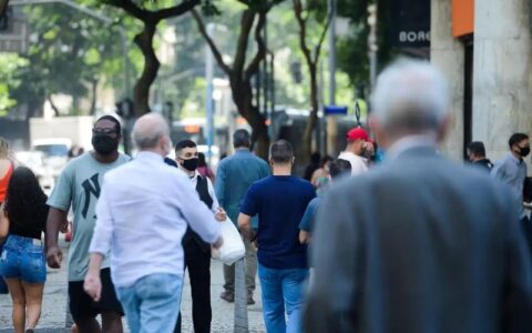 Síndromes respiratórias por Covid-19 voltam a crescer