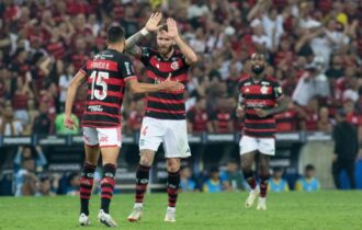 Arrascaeta decide e Flamengo avança para semifinal da Copa do Brasil