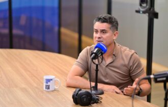 'Não resolve a data base dos colegas da polícia, vai resolver os problemas de Manaus?', diz David sobre Alberto Neto