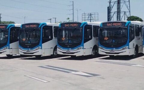 15-novos-onibus-sao-entregues-