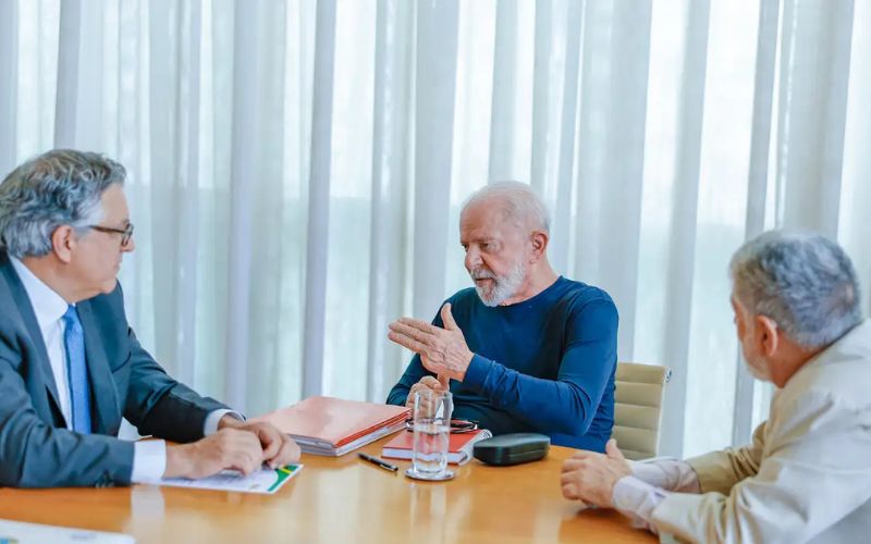 apos-acidente-domestico-lula-c