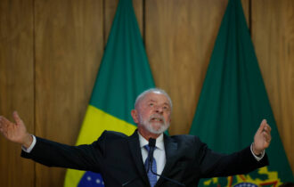 aviao-de-lula-tem-problema-tec