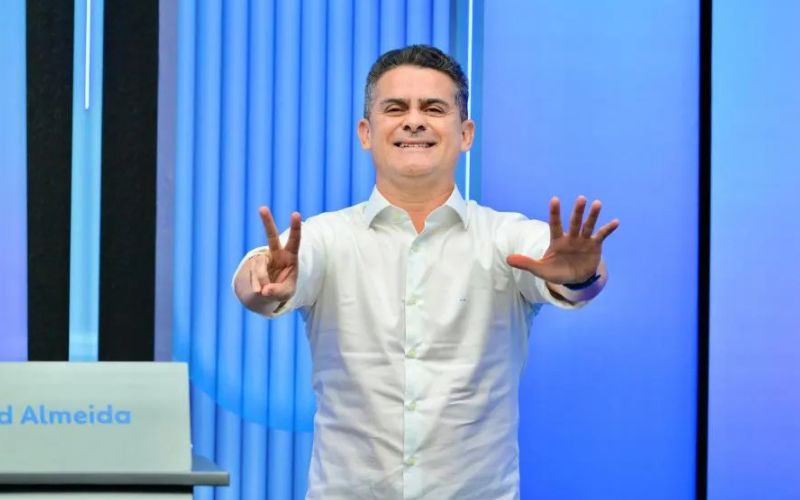 'Fiz uma campanha baseada no respeito e amor que tenho por toda Manaus', diz David em última propaganda eleitoral
