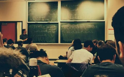 Investimento em educação cai para 4,2% do PIB na América Latina