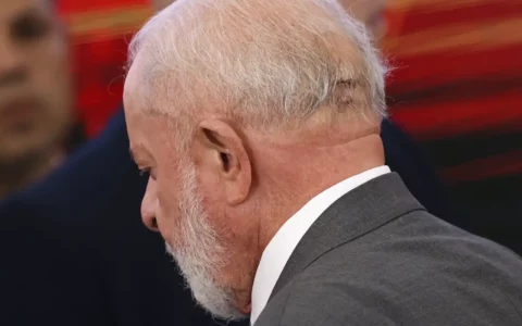 lula-vai-a-hospital-e-retira-p