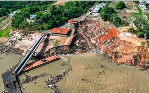 Deslizamento de terra em Manacapuru