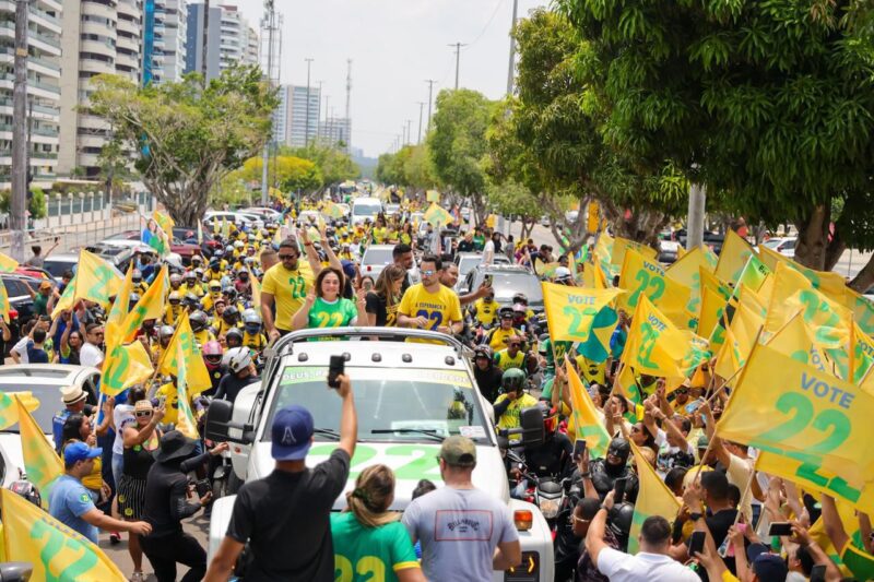 Motocarreata encerra campanha de Capitão Alberto Neto e a Professora Maria do Carmo