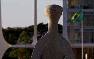 STF forma maioria para condenar 15 réus por atos antidemocráticos de 8 de janeiro