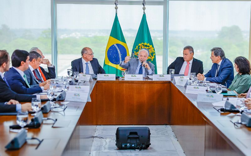 “Tem muita gente gastando o que não tem”, alerta Lula sobre bets
