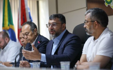 Wilson Lima assina contrato para construção do primeiro residencial no interior do Amazonas
