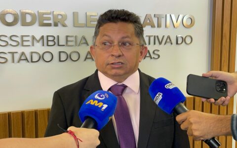 Sinésio rebate críticas de Zé Ricardo e nega 'desastre' em eleição do PT no interior do Amazonas