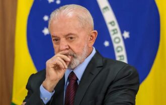 Lula deve visitar Porto Alegre e receberá direção da Anfavea no Planalto, informa Padilha