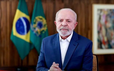 Após acidente doméstico, Lula faz discurso por videoconferência em reunião da Cúpula do Brics
