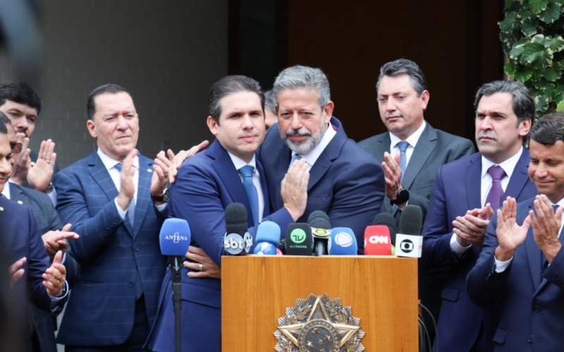 lira-escolhe-apoiar-hugo-mota-