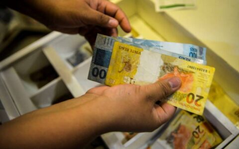 Brasileiros ainda não sacaram R$ 8,53 bilhões de valores a receber