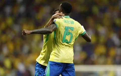 com-belo-chute-de-gerson-brasi