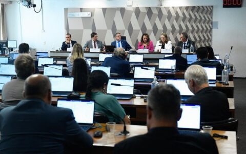debatedores-temem-custos-e-pra