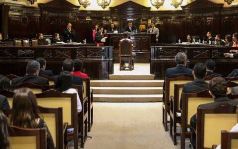 Defesa e acusação podem passar a ser dispostas igualmente no Tribunal do Júri