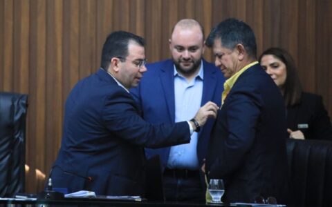 deputados-sao-criticados-por-c