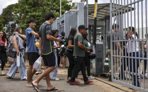 Estudantes aprovam tema da redação do Enem, mas acham prova cansativa
