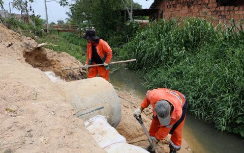 Prefeitura de Manaus trabalha na implantação de rip-rap para conter erosão na zona Oeste