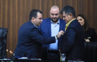 deputados-sao-criticados-por-c