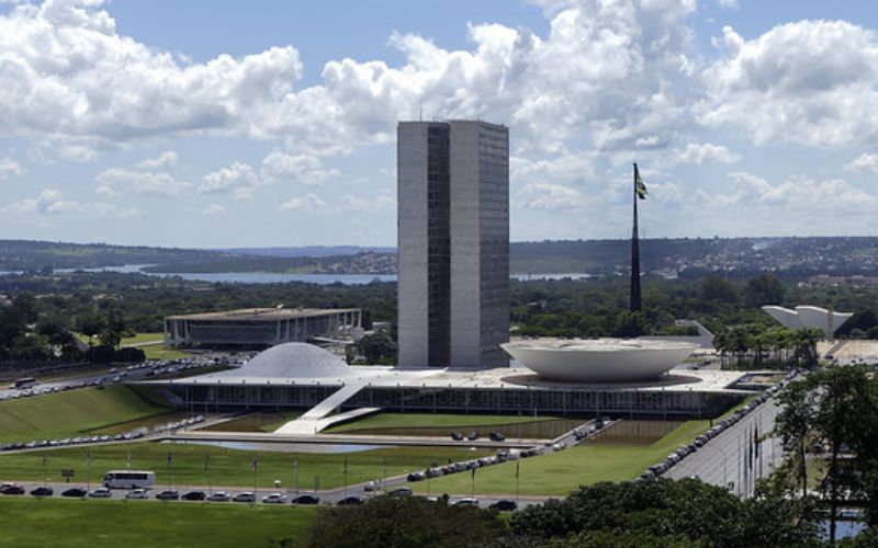 governo-prepara-proposta-de-re