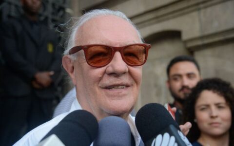 Velório de Ney Latorraca será aberto ao público no Theatro Municipal do Rio