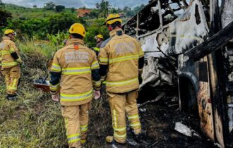Polícia identifica 26 das 41 vítimas do acidente em Teófilo Otoni