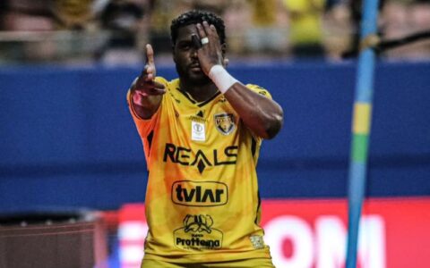 Luan Silva segue no Amazonas FC - Foto: @joaonormandoc/AMFC