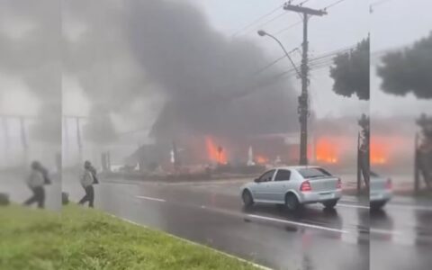 aviao-de-pequeno-porte-cai-em-