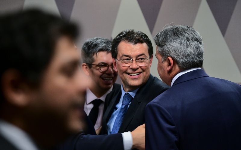 Texto-base da reforma tributária avança na CCJ e segue para votação no Senado